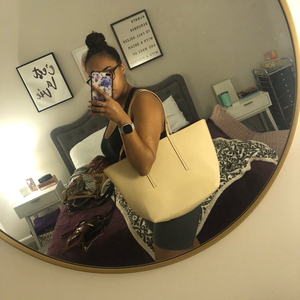 Tan tote